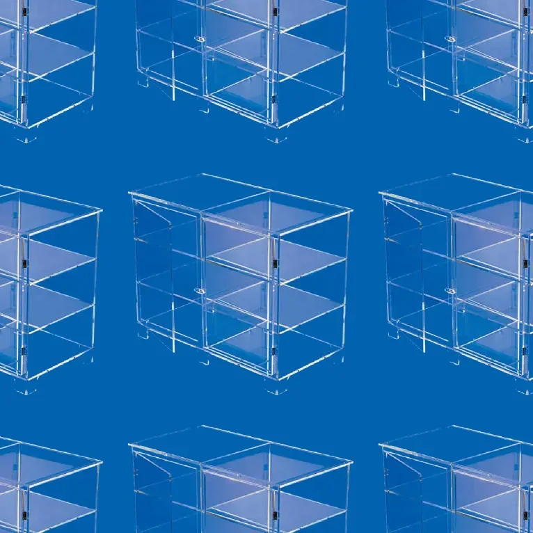 Portes affiches en plexiglas et sécurité : l'essentiel à savoir