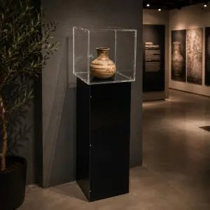 Vitrine à Clé sur Socle Noir