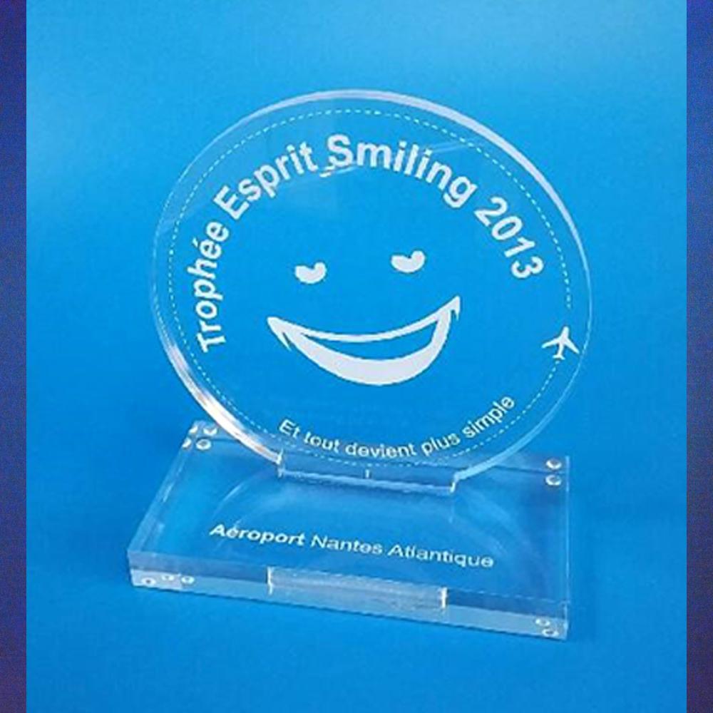 Plaques découpées en plexiglas et gravure